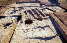 4g - Eridu ruins, excavations produce artifacts of all types, giving us a good look at the 1st city of Earth's 1st civilization